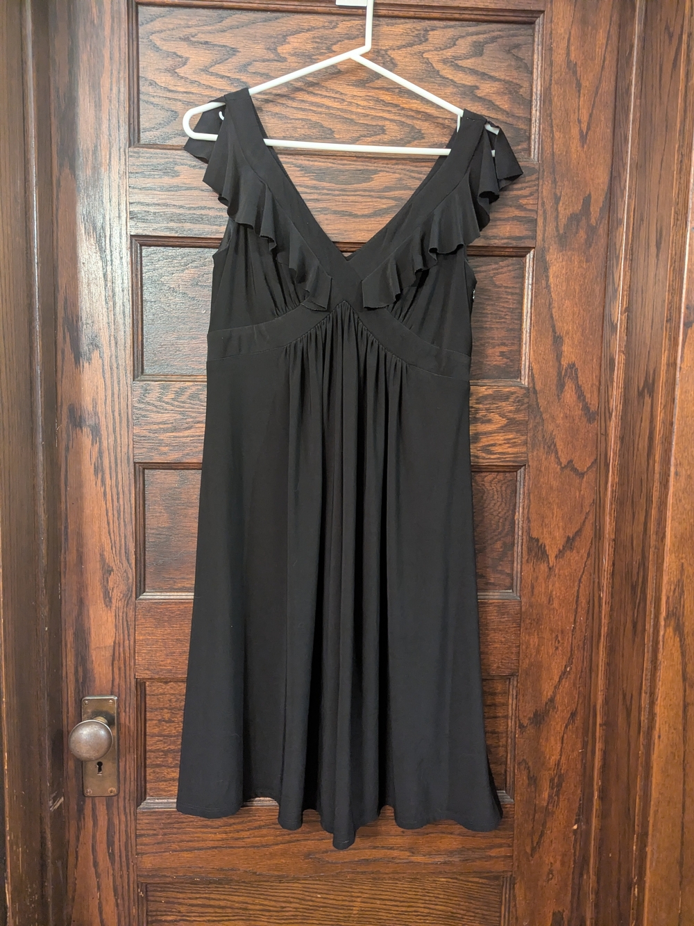 Evan Picone Black Ruffle V-Neck Women's Dress - Small